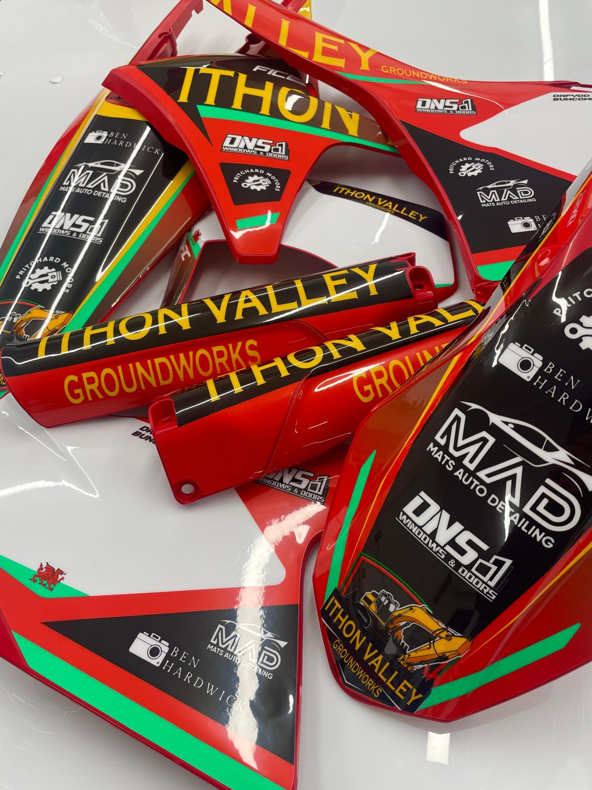 Graphics & Decal Fitting Service